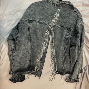 Stylish Gray Denim Jacket with Fringe Detail